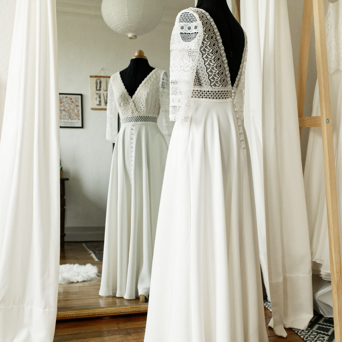 Robe de mariée dos nu et cache coeur Virginie