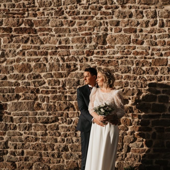 Robe de mariée moderne et élégante pour mariage d'hiver dans les Vosges